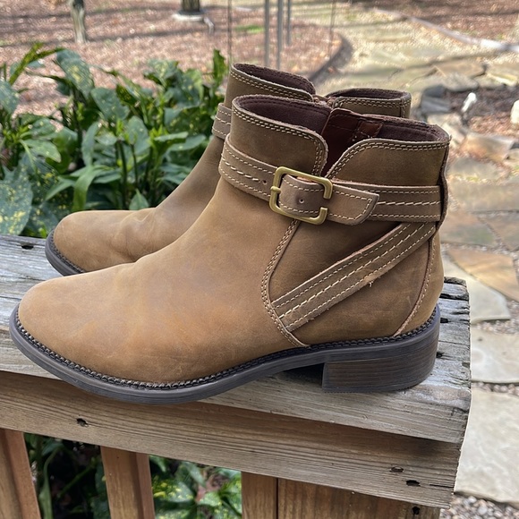 Clarks Womens Maye Strap Leather Ankle Booties -Sz 10 - Picture 2 of 8